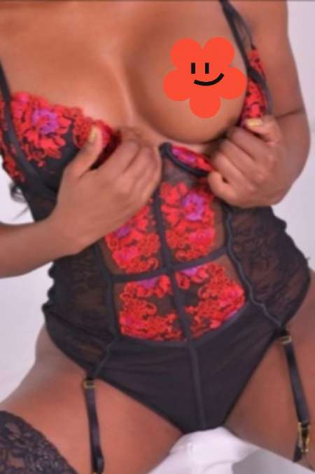 Sandrea la belle coquine